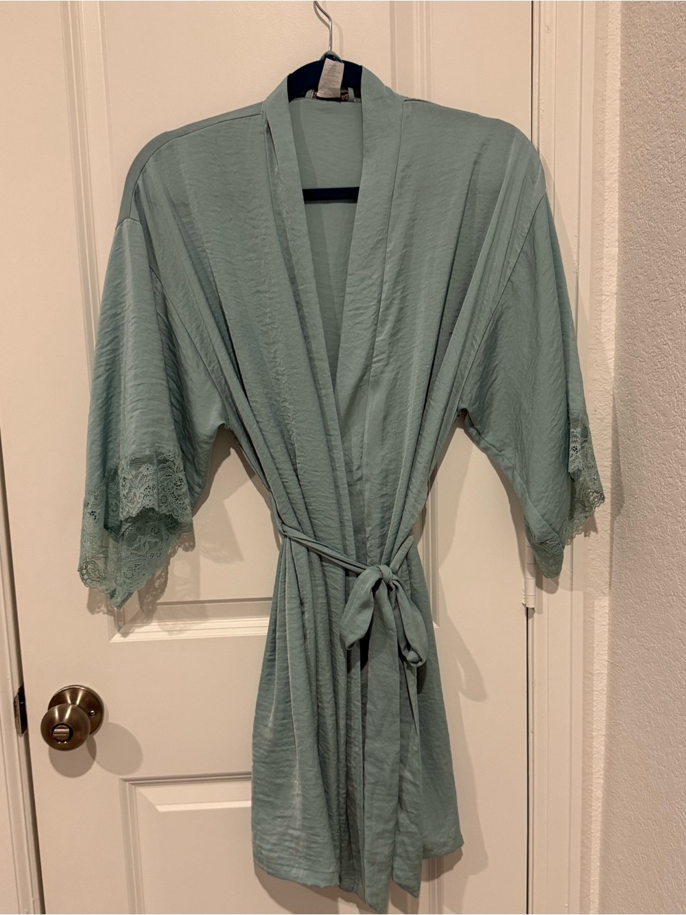 Light Sage Lace-Trim Robe – Women’s Intimates Size S/M